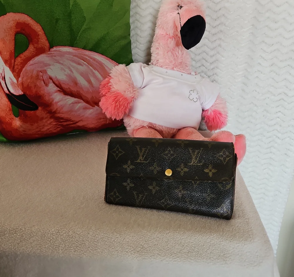 AUTHENTIC Full Inclusion Vintage Louis Vuitton Brown Monogram Sarah Long Wallet. - Picture 1 of 10